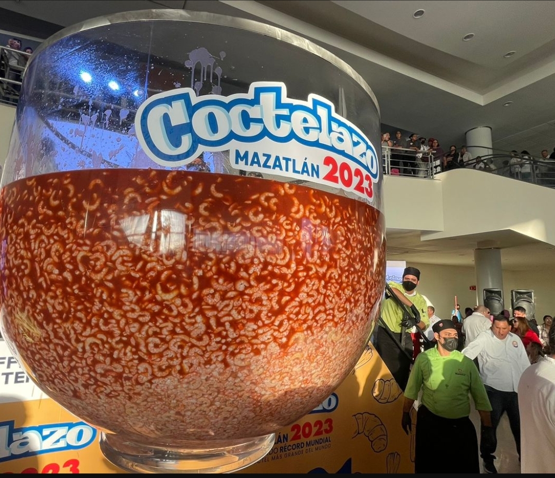 Mazatlán tiene el récord Guinness del coctel de camarón más grande del mundo